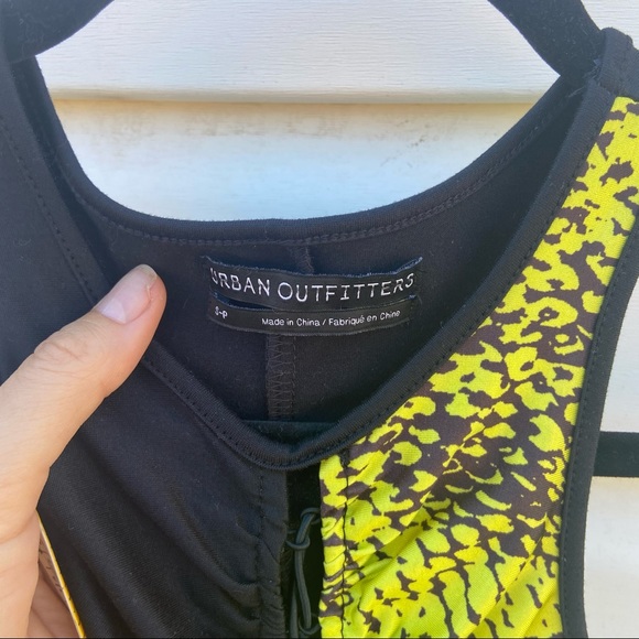 🌿 Vintage Y2K Black and Neon Lace Up Spandex Crop Top 🌿 - Picture 4 of 8